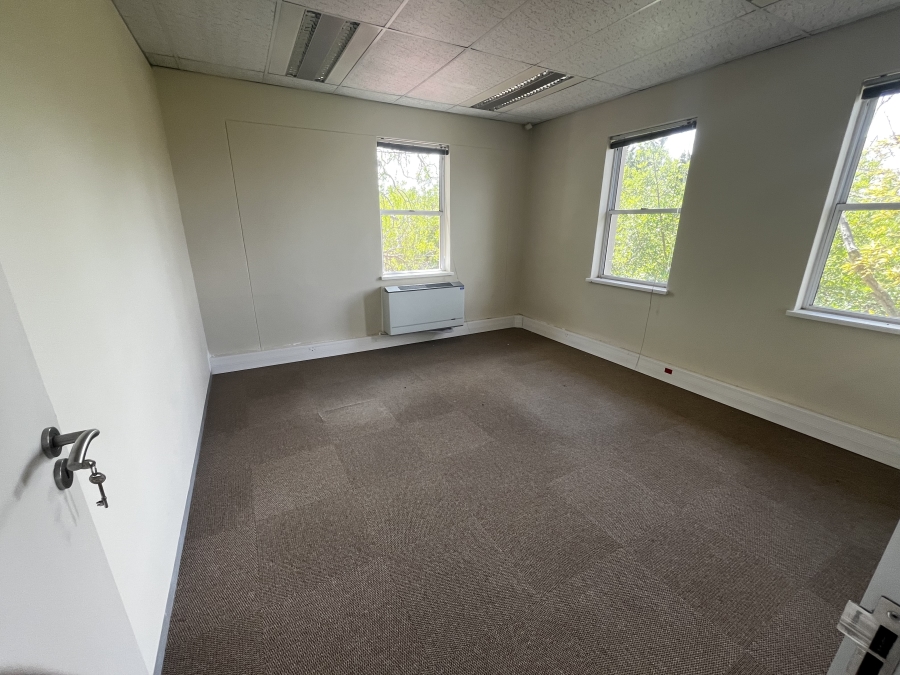 To Let commercial Property for Rent in Rosenpark Western Cape